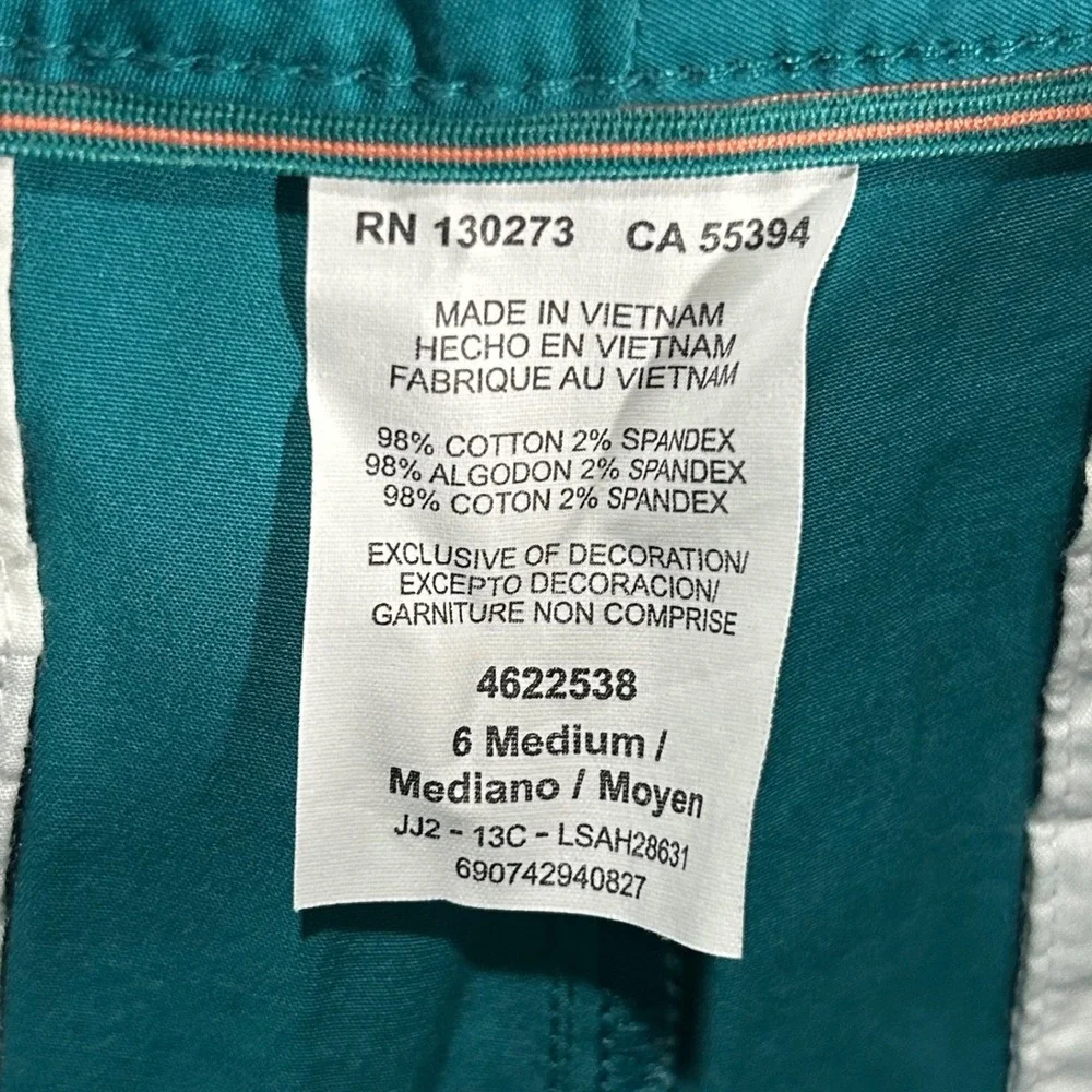 Lee‎ Natural Fit Calypso Teal Shorts Woman's Size 6 Medium NWT Instantly Slims